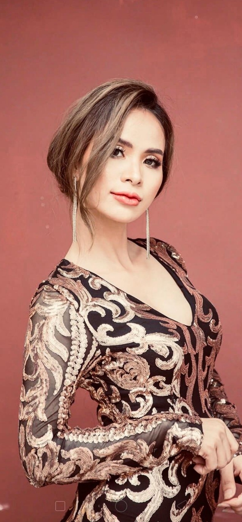Á Khôi Doanh Nhân Lương Huyền, người đẹp tài năng, trí tuệ và bản lĩnh!